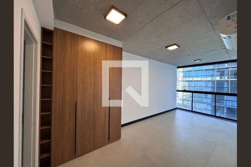 98 m² apartment with 3 bedrooms and a glassed-in balcony — photo 13