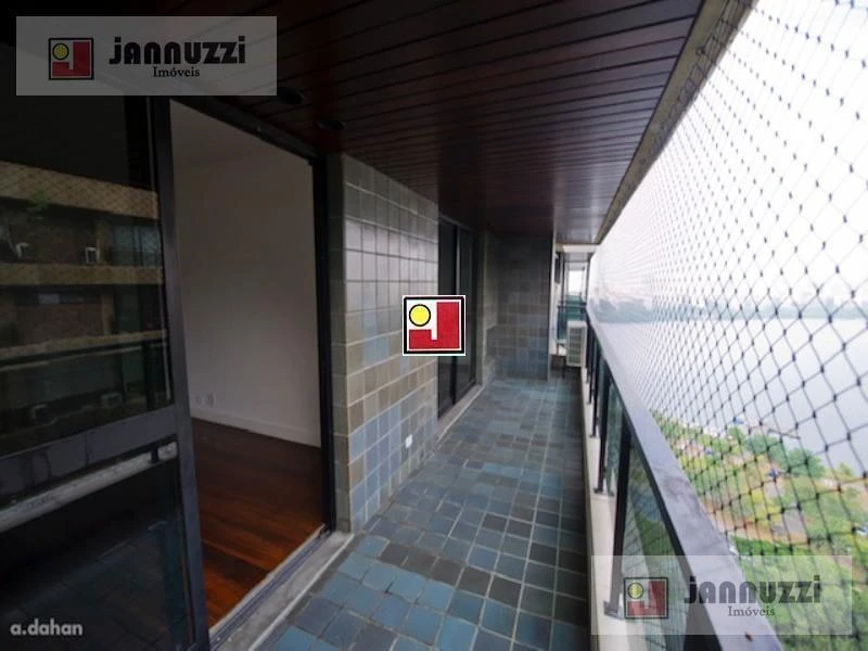 Water view in a 4-bedroom apartment, 319 m² — photo 6