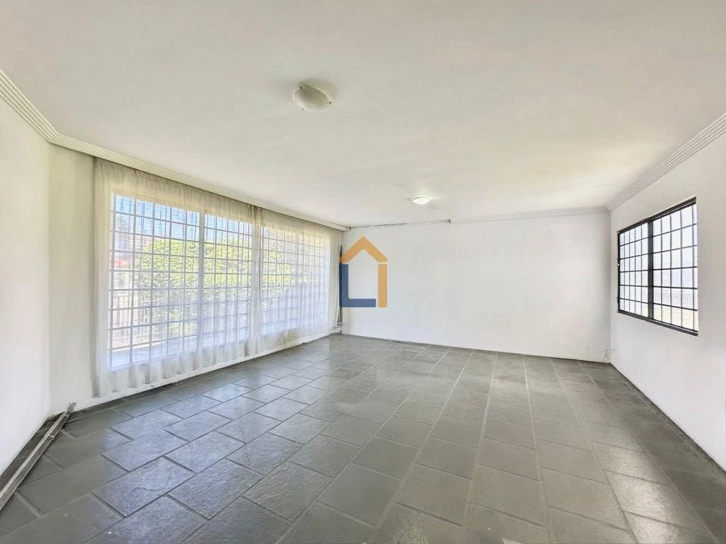 5-bedroom house with a home office