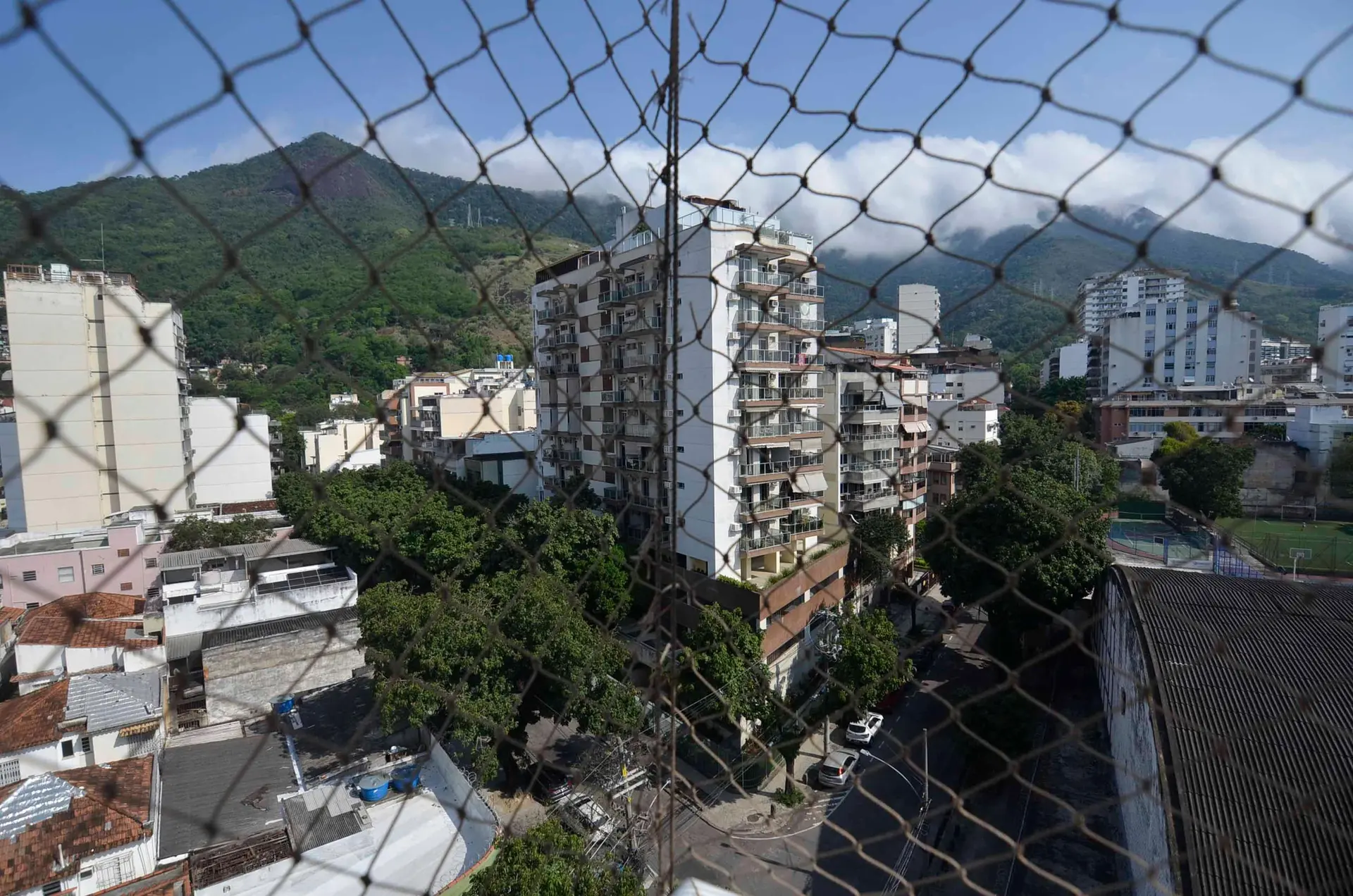 190 m² apartment with a mountain view and a home office — photo 5