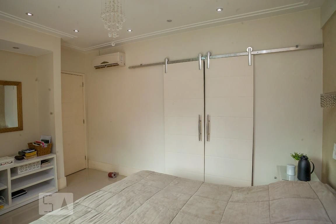 Власний басейн та 4 спальні: будинок 330 м² — photo 4