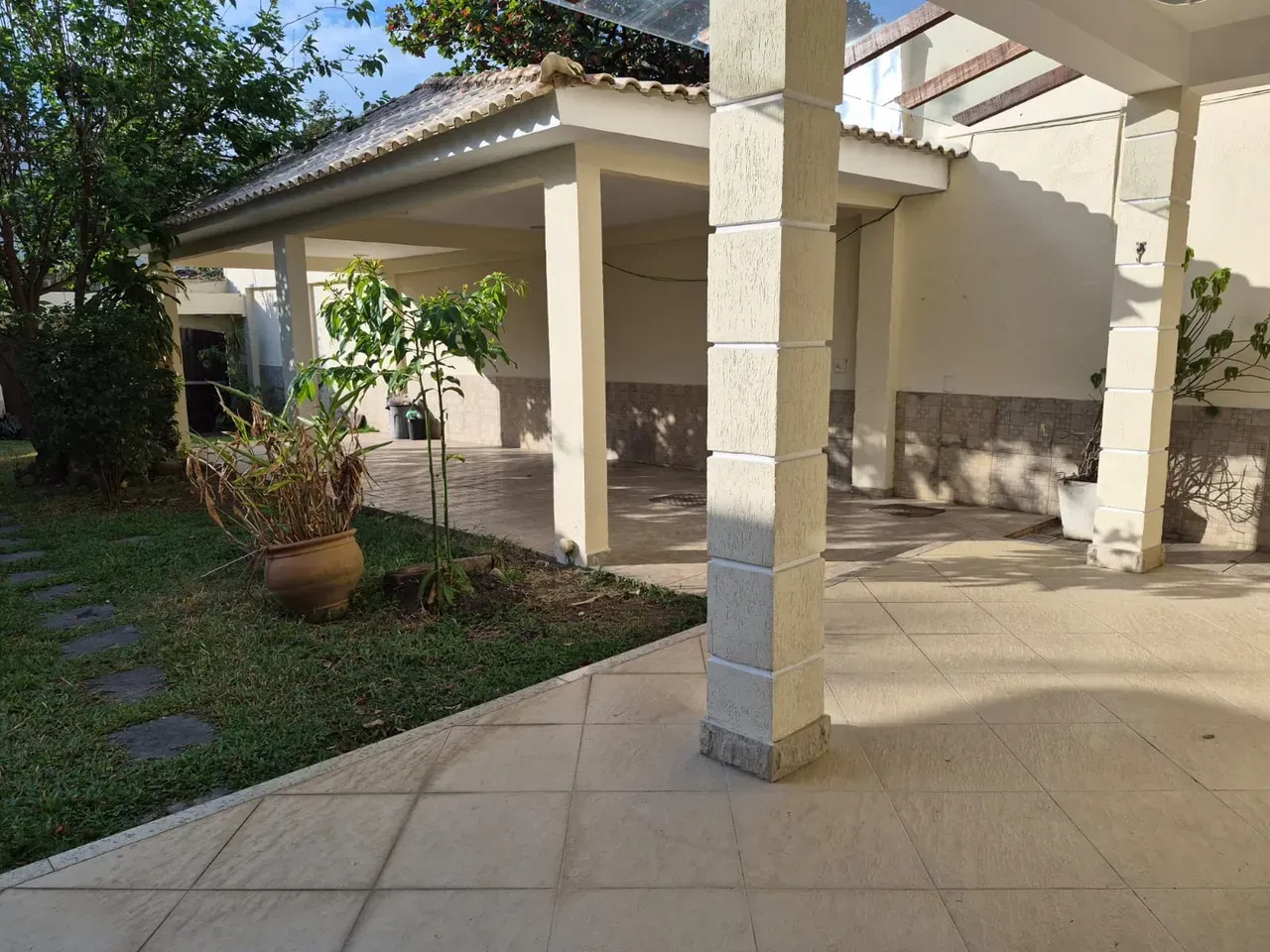 Unfurnished house with 4 bedrooms and 4 bathrooms and pool — photo 34