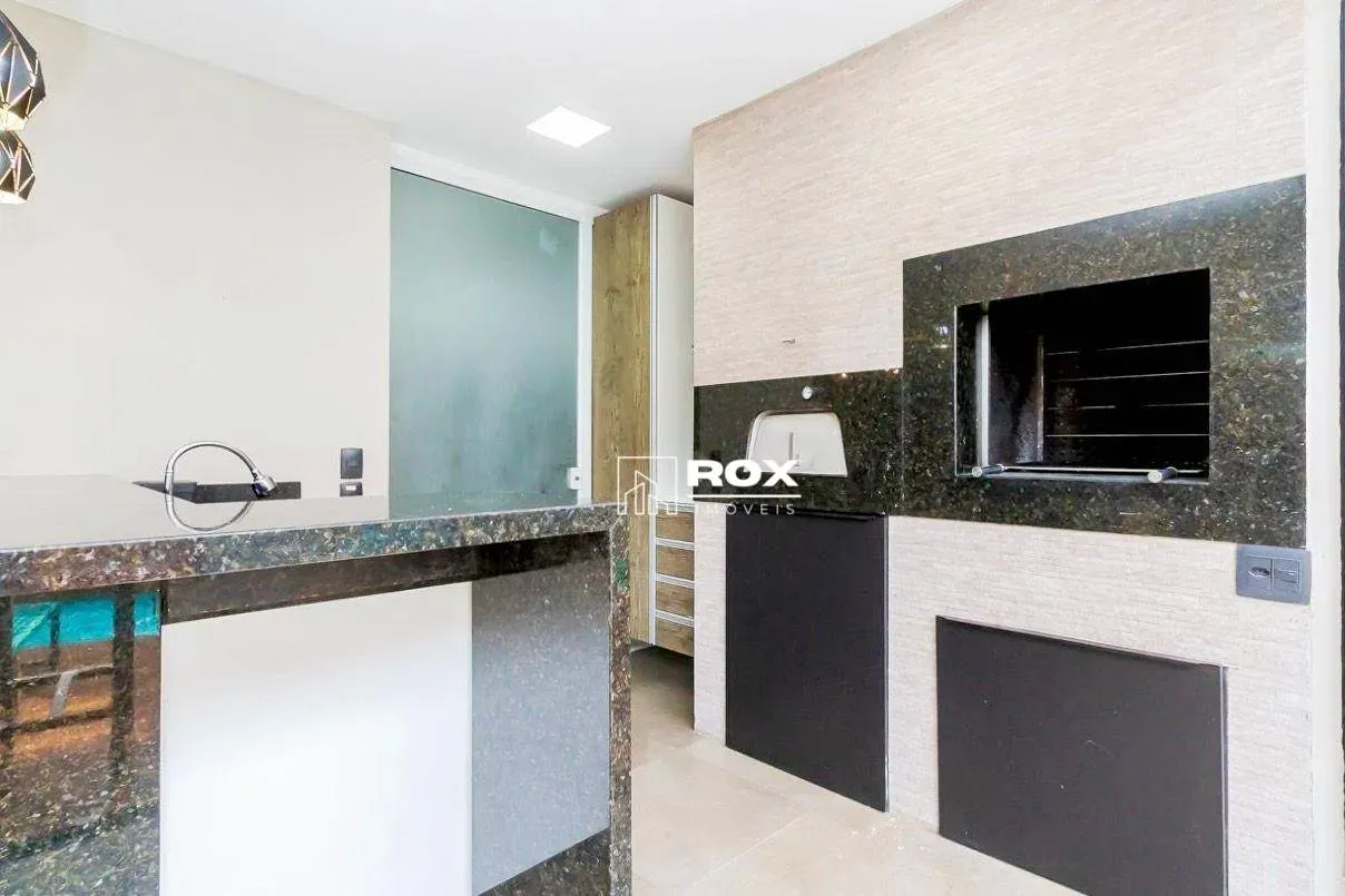 Furnished house with 4 en-suite bedrooms and 266 m² — photo 21