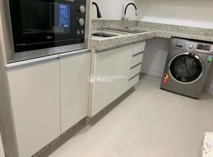 1-bedroom apartment with open-plan kitchen and 62 m² — photo 5