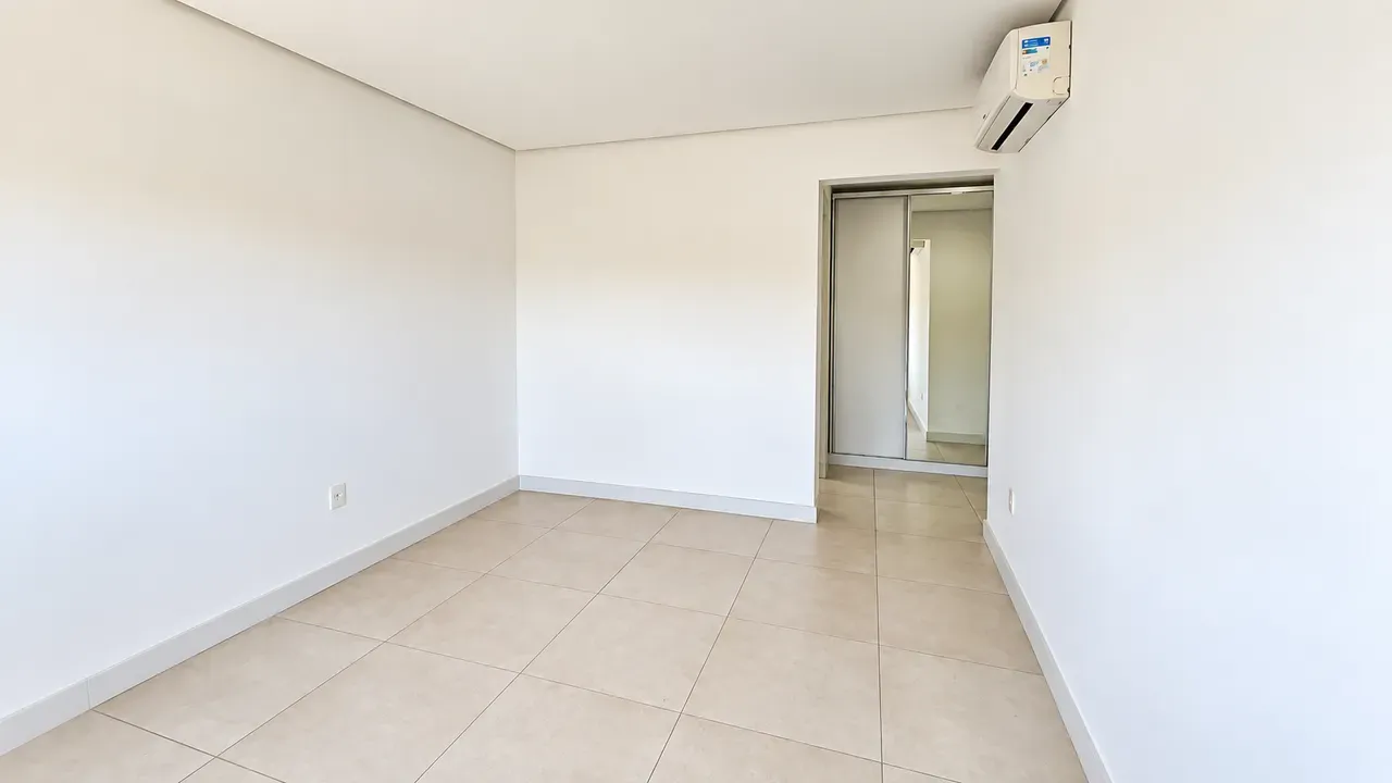 3-bedroom apartment in a building with a sauna — photo 13
