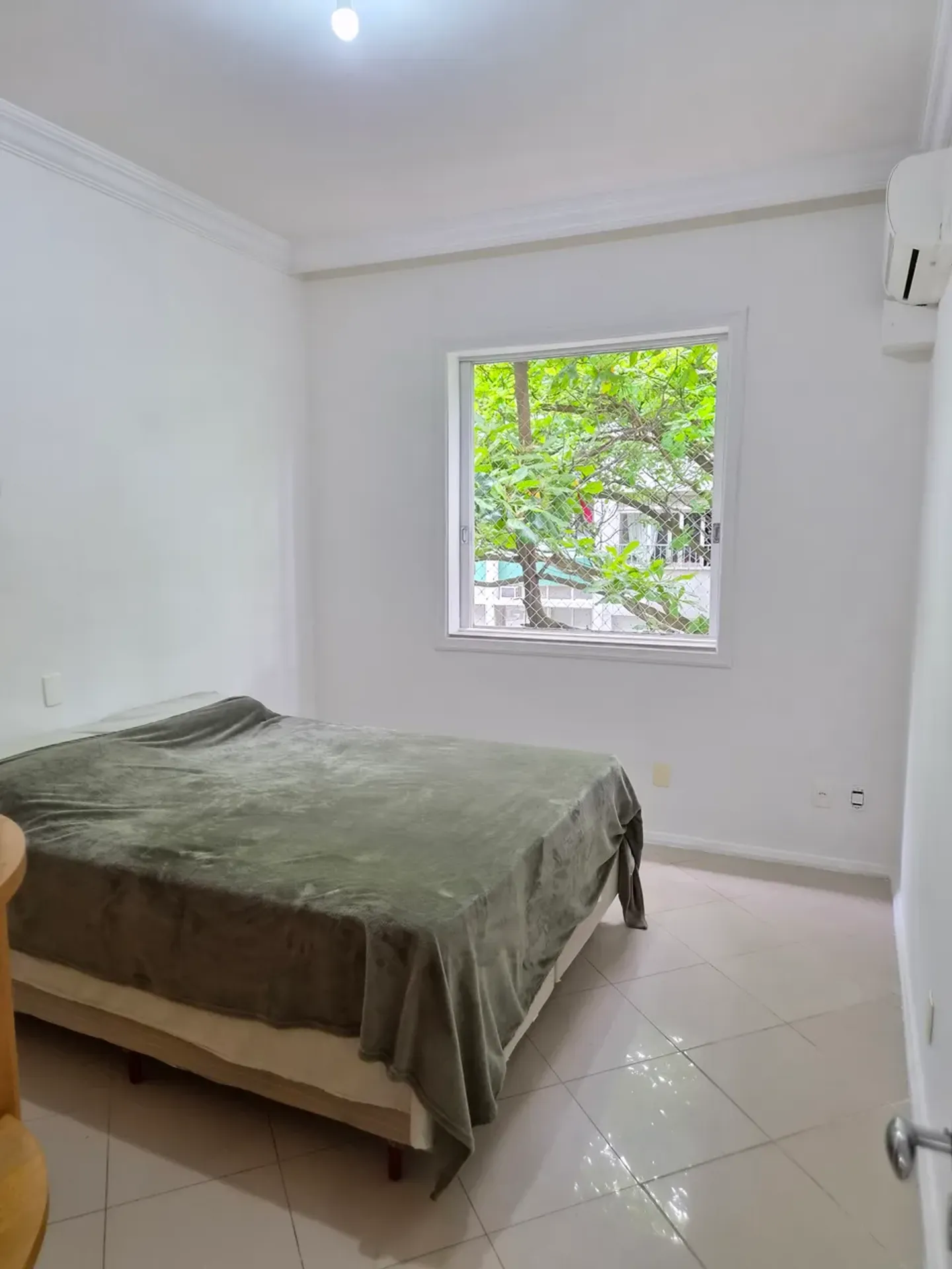 Furnished 120 m² apartment with 3 bedrooms and 3 bathrooms — photo 14