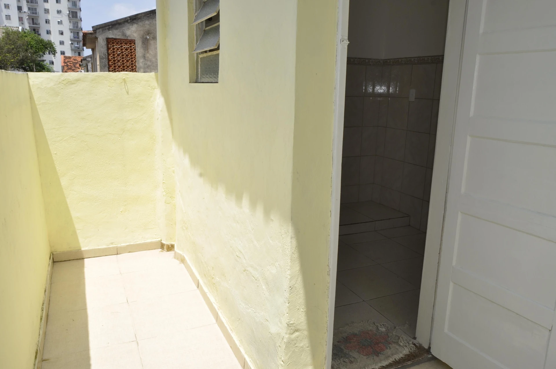Wood or laminate floors in a 2-bedroom apartment, 85 m² — photo 5