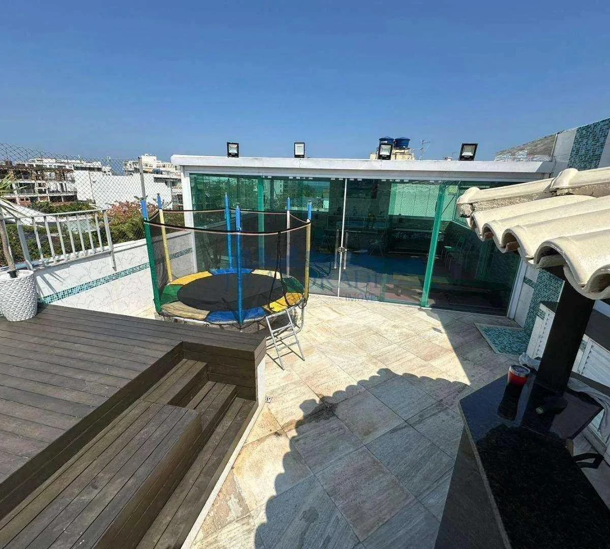 Duplex penthouse with 3 bedrooms and 355 m² — photo 24