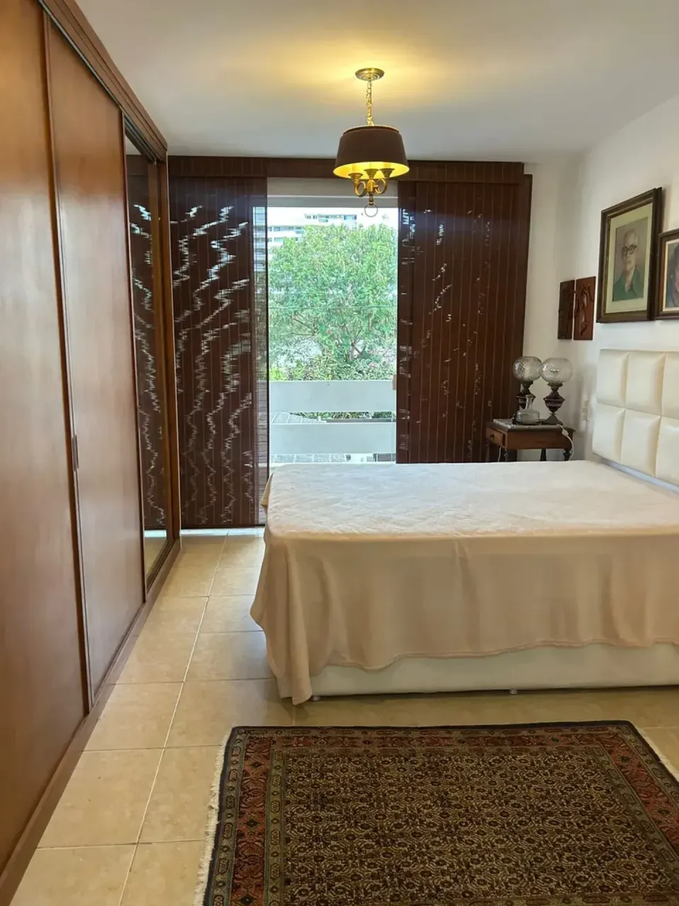 House with 5 bedrooms and 5 bathrooms — photo 6