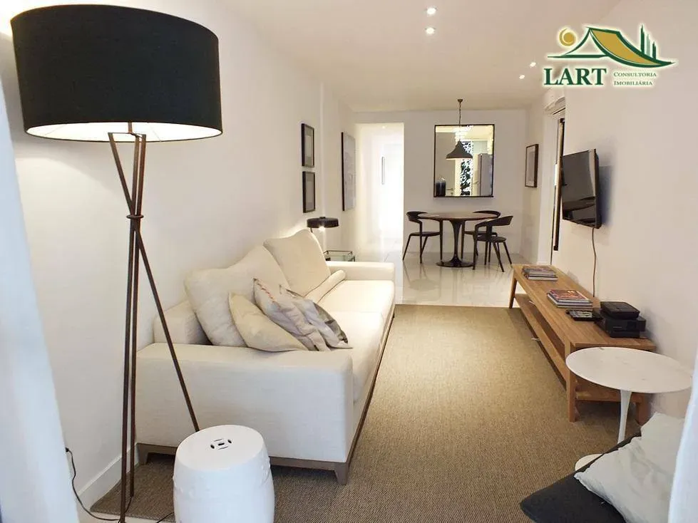 Apartamento com 2 dormitórios e varanda de vidro — photo 10