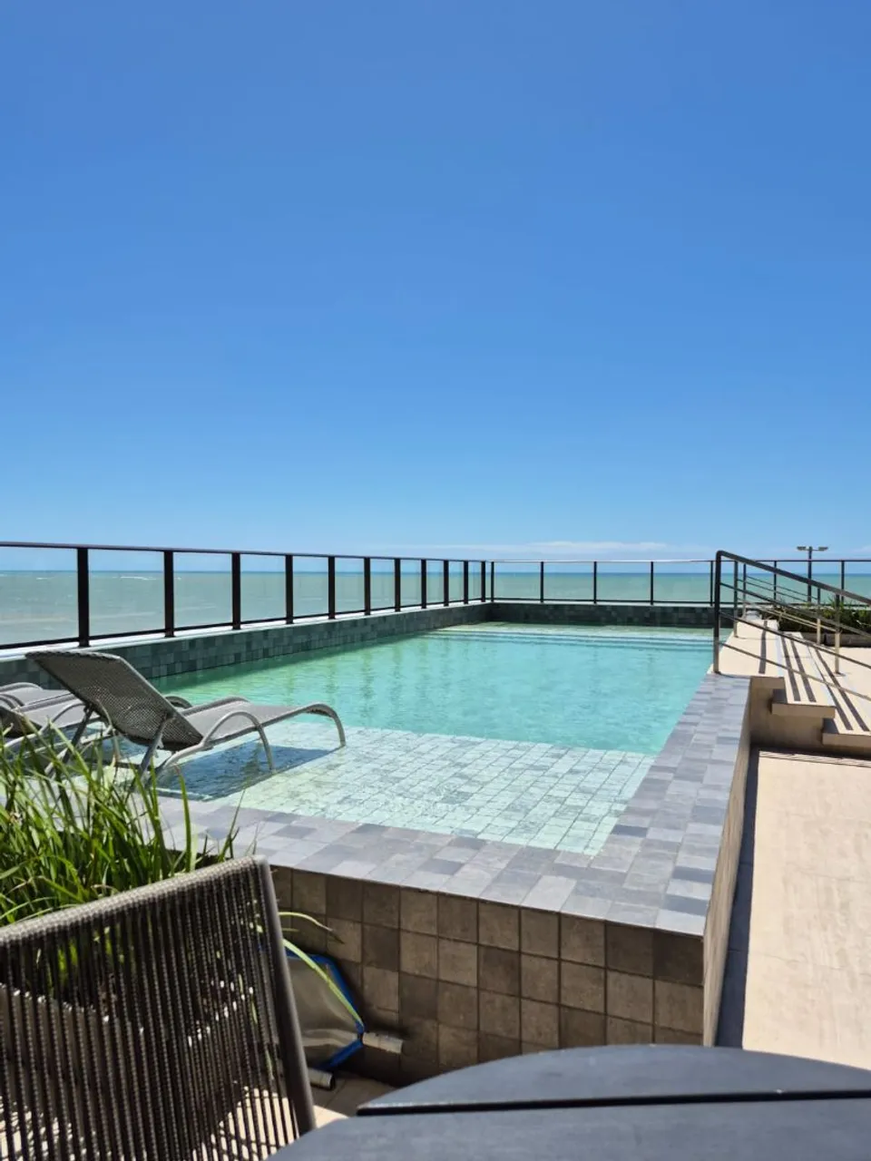 Furnished 2-bedroom apartment with balcony — photo 3