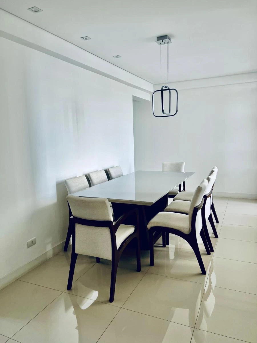 Apartamento de 190 m² con 3 dormitorios y ventanales amplios — photo 19