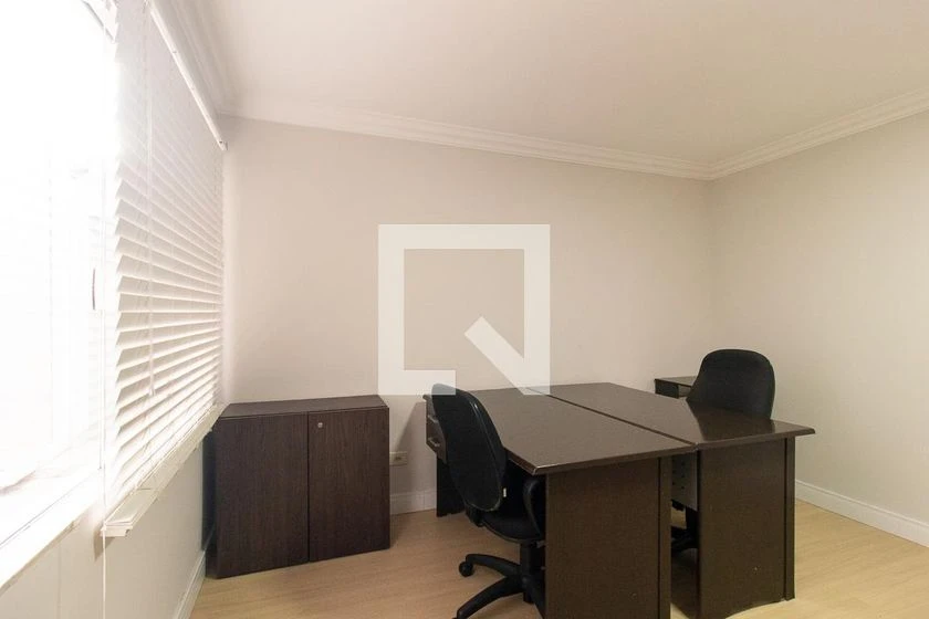 Unfurnished house with 5 bedrooms and private garden — photo 2
