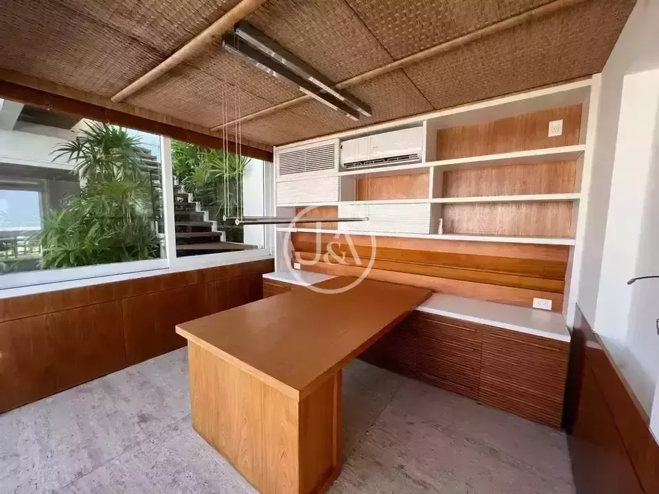 Water view in a 4-bedroom apartment, 838 m² — photo 8