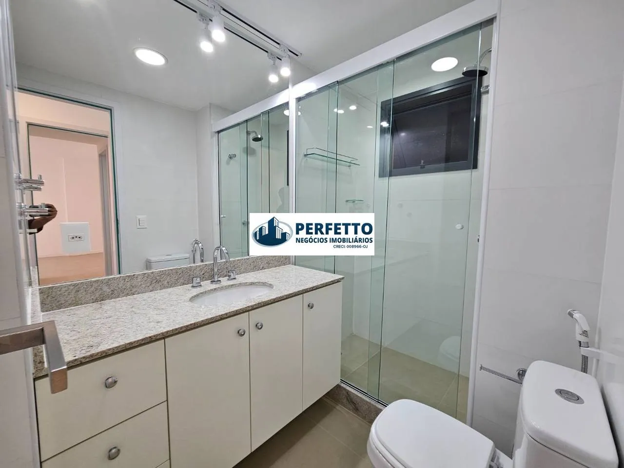 2-bedroom apartment in a building with a sauna — photo 11