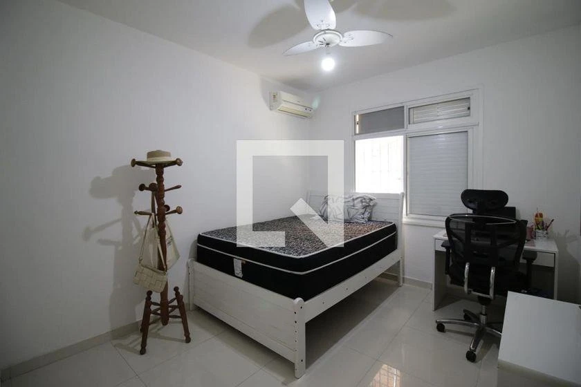 4-bedroom house with a home office — photo 6