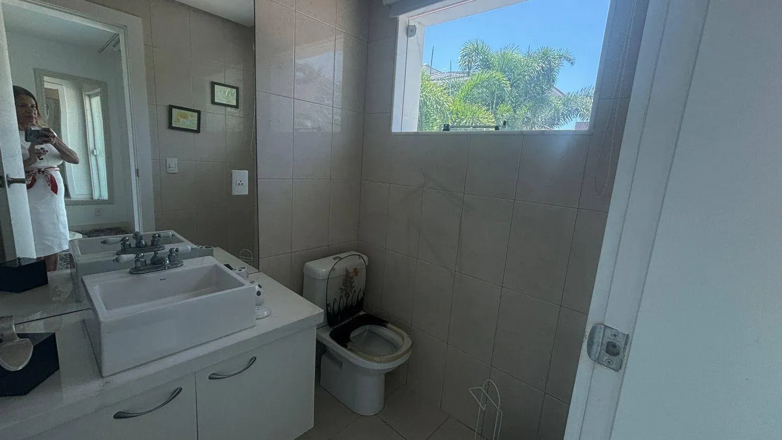 Furnished house 830 m² with 6 bedrooms and open kitchen — photo 48
