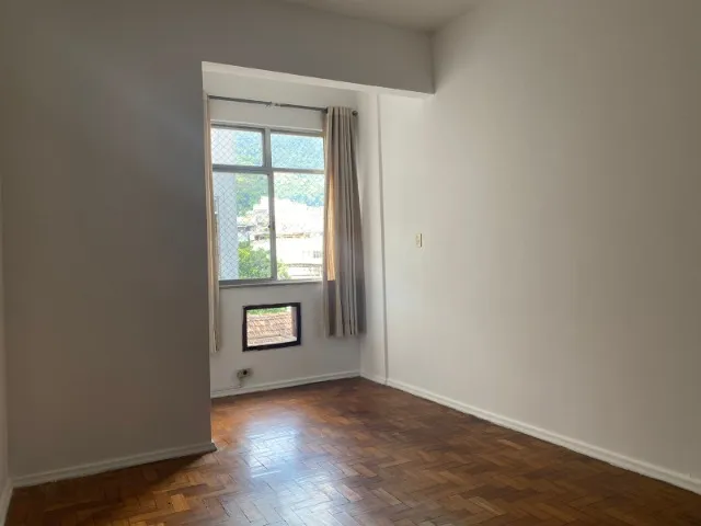 Apartamento sem mobília com 4 quartos e cozinha separada — photo 6