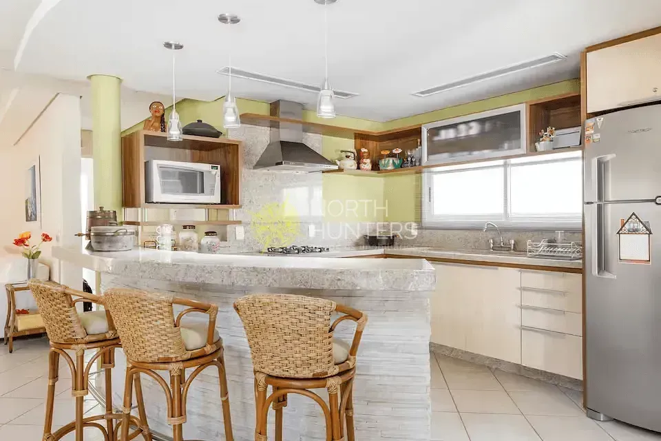Casa amueblada con 3 dormitorios y 2 suites, 400 m² — photo 18