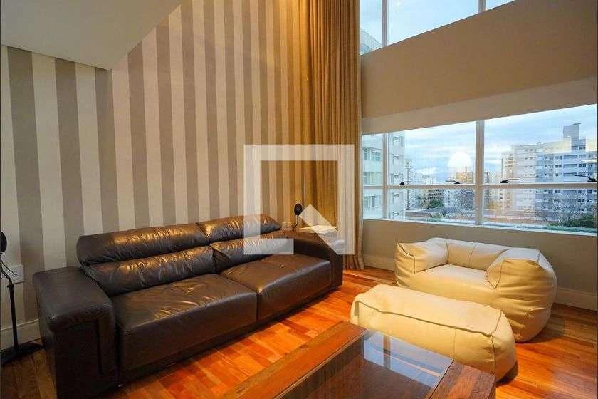 Furnished 1-bedroom apartment with an open kitchen — photo 4