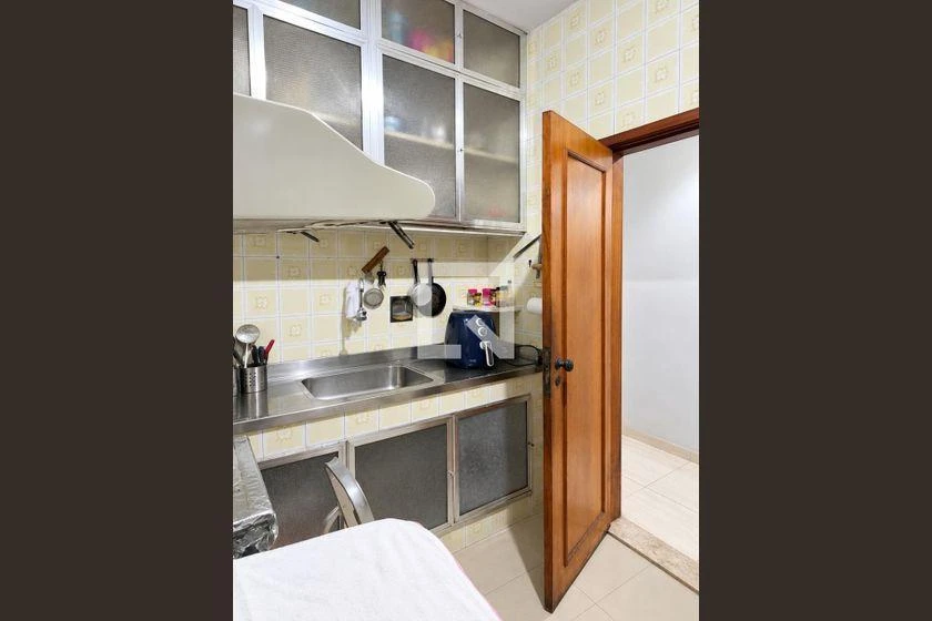 Walk-in closet in a 2-bedroom apartment, 63 m² — photo 2
