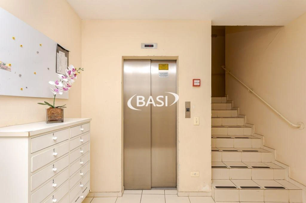 1-bedroom apartment with an American-style kitchen and 57 m² — photo 31