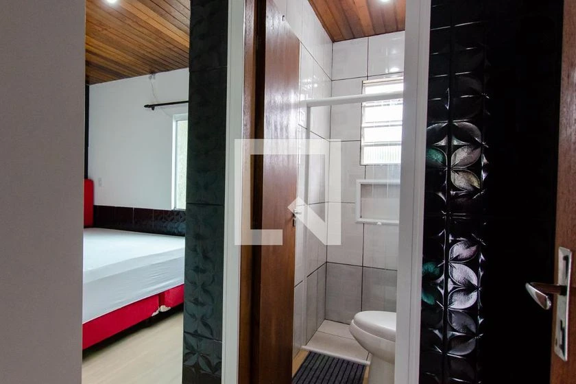 House with 5 bedrooms and parking for 5 cars — photo 6
