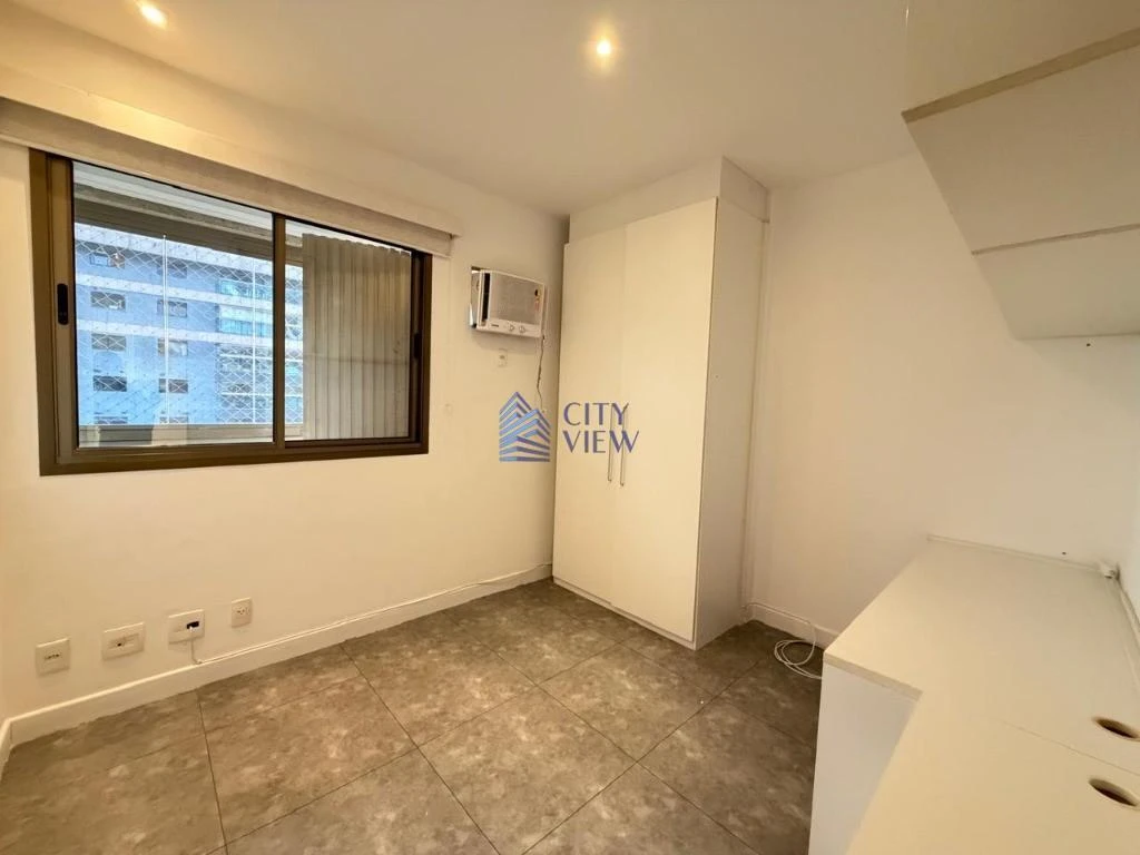 3-bedroom apartment with glass-enclosed balcony — photo 20