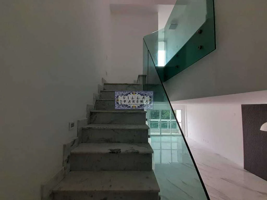 Duplex penthouse 210 m² with 3 en-suite suites — photo 22