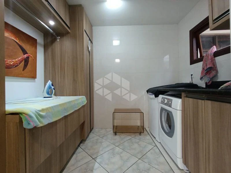 Casa de 3 dormitorios con balcón gourmet en Florianópolis — photo 48