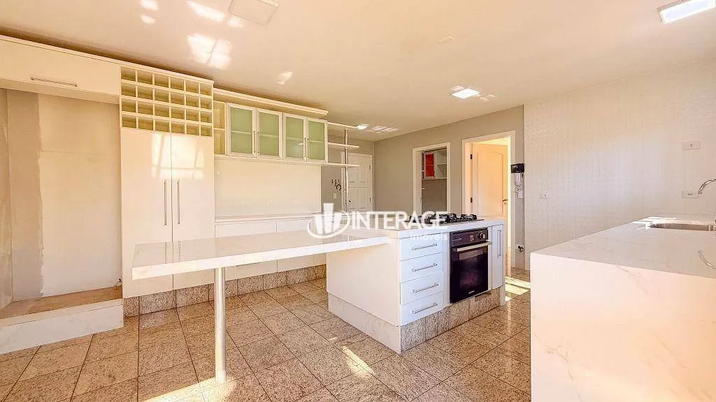 Condo house with private garden and laundry area — photo 13