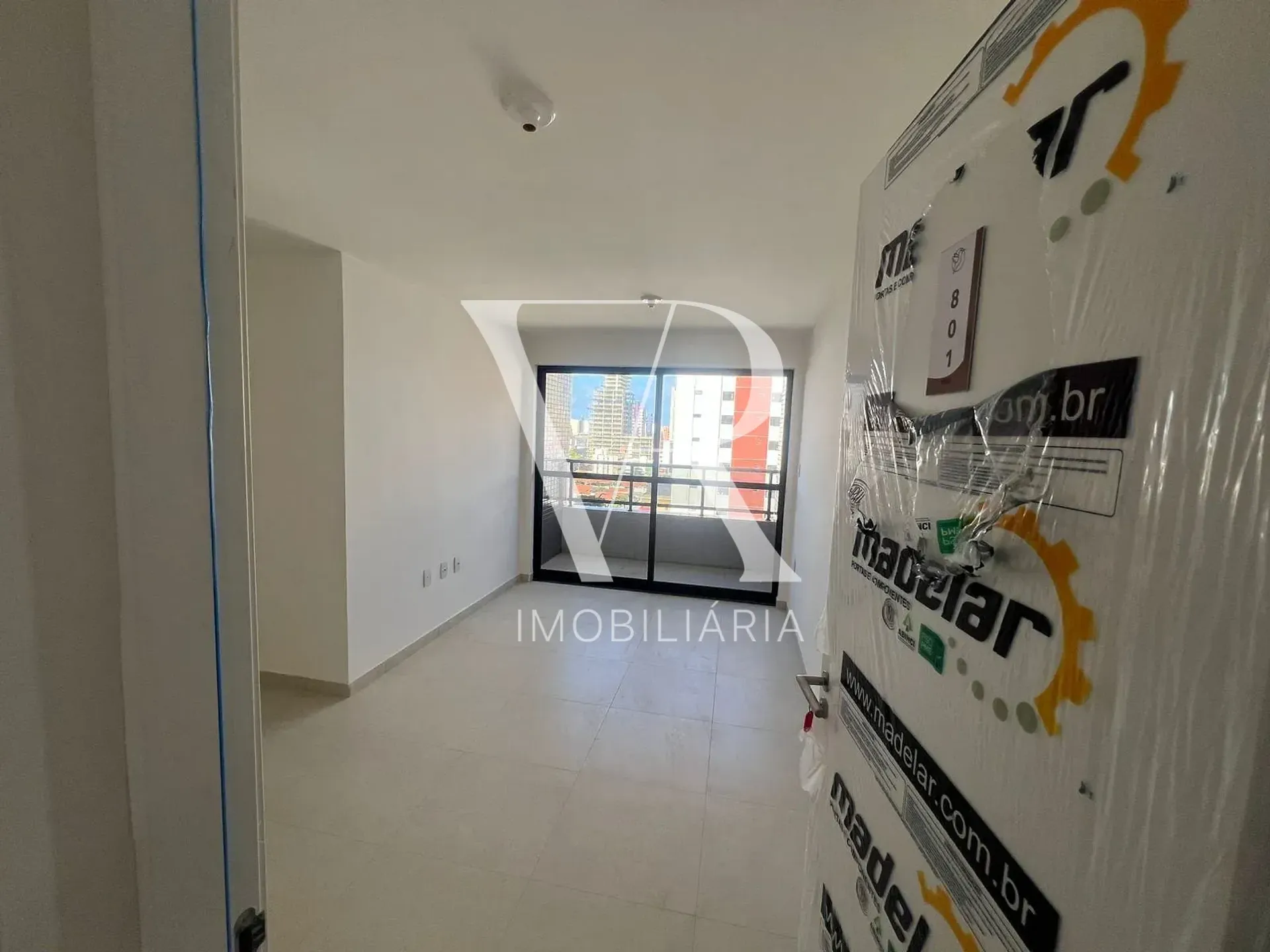 3-bedroom apartment with a suite and 2 parking spots — photo 5