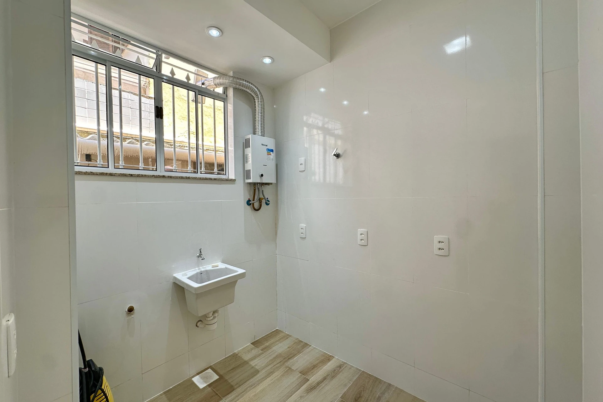 2-bedroom rental apartment with 1 total bathroom — photo 20