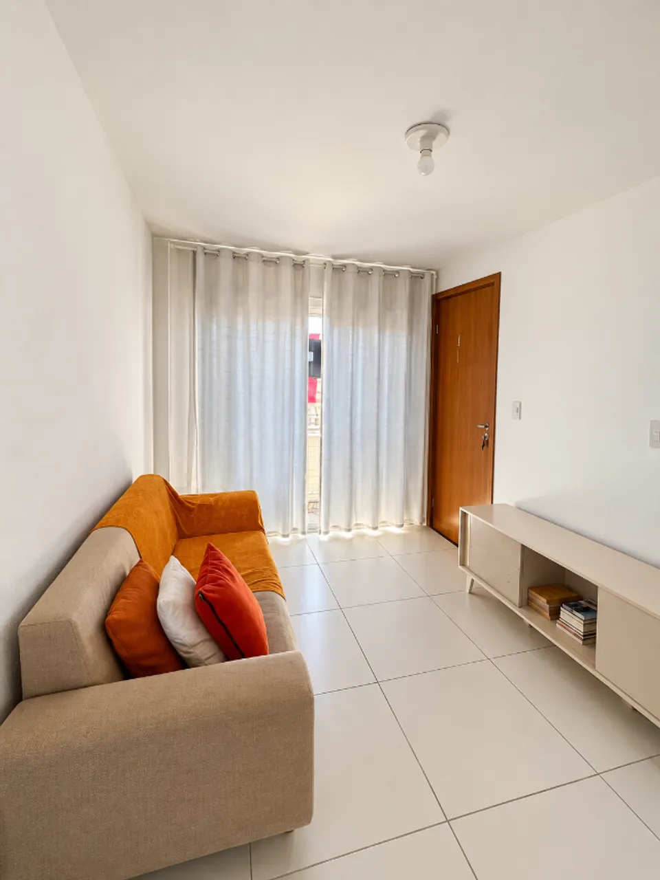 Стиральная машина и 2 спальни: квартира 48 м²
