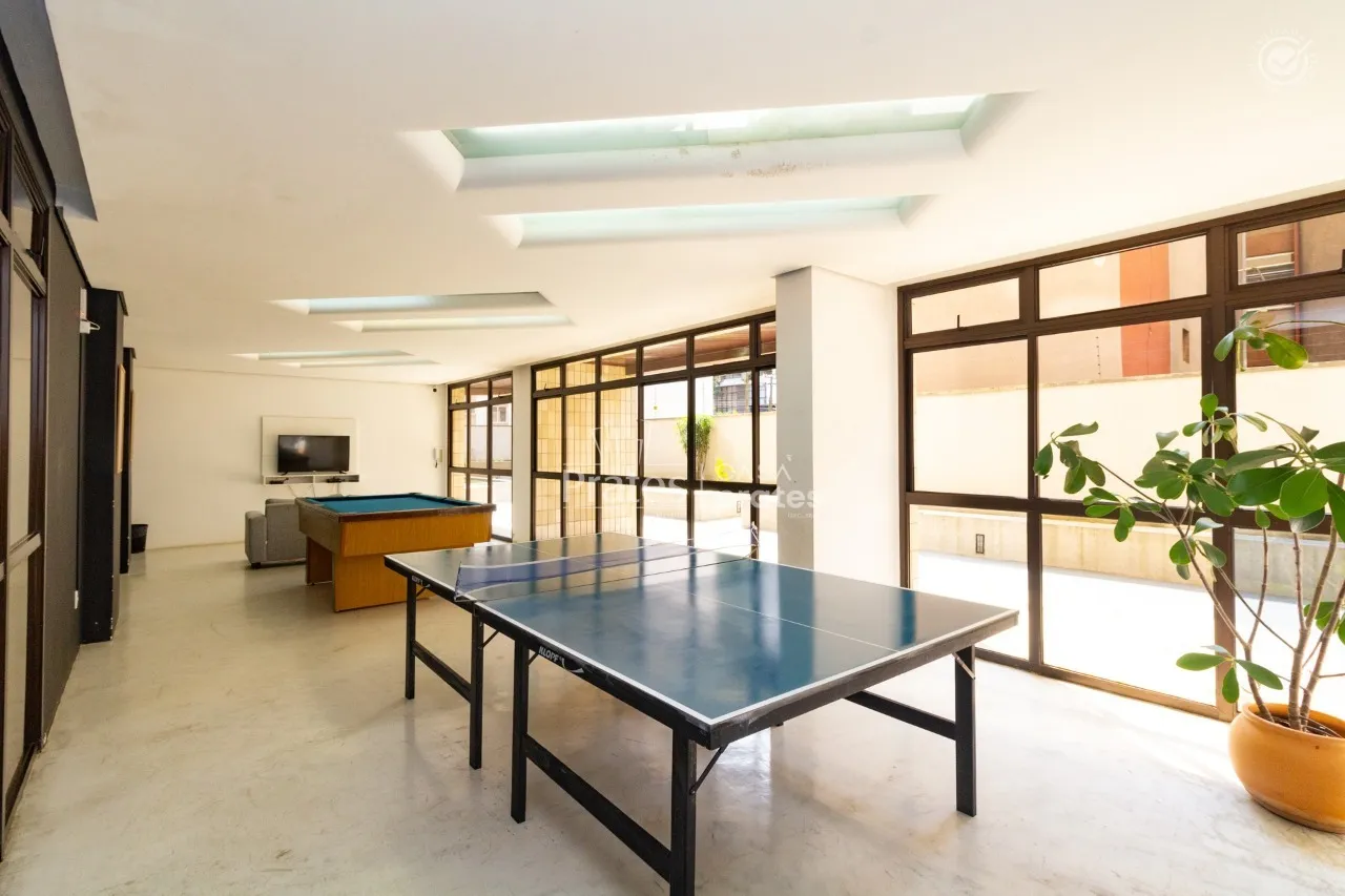 3-bedroom apartment with a glassed-in balcony — photo 19