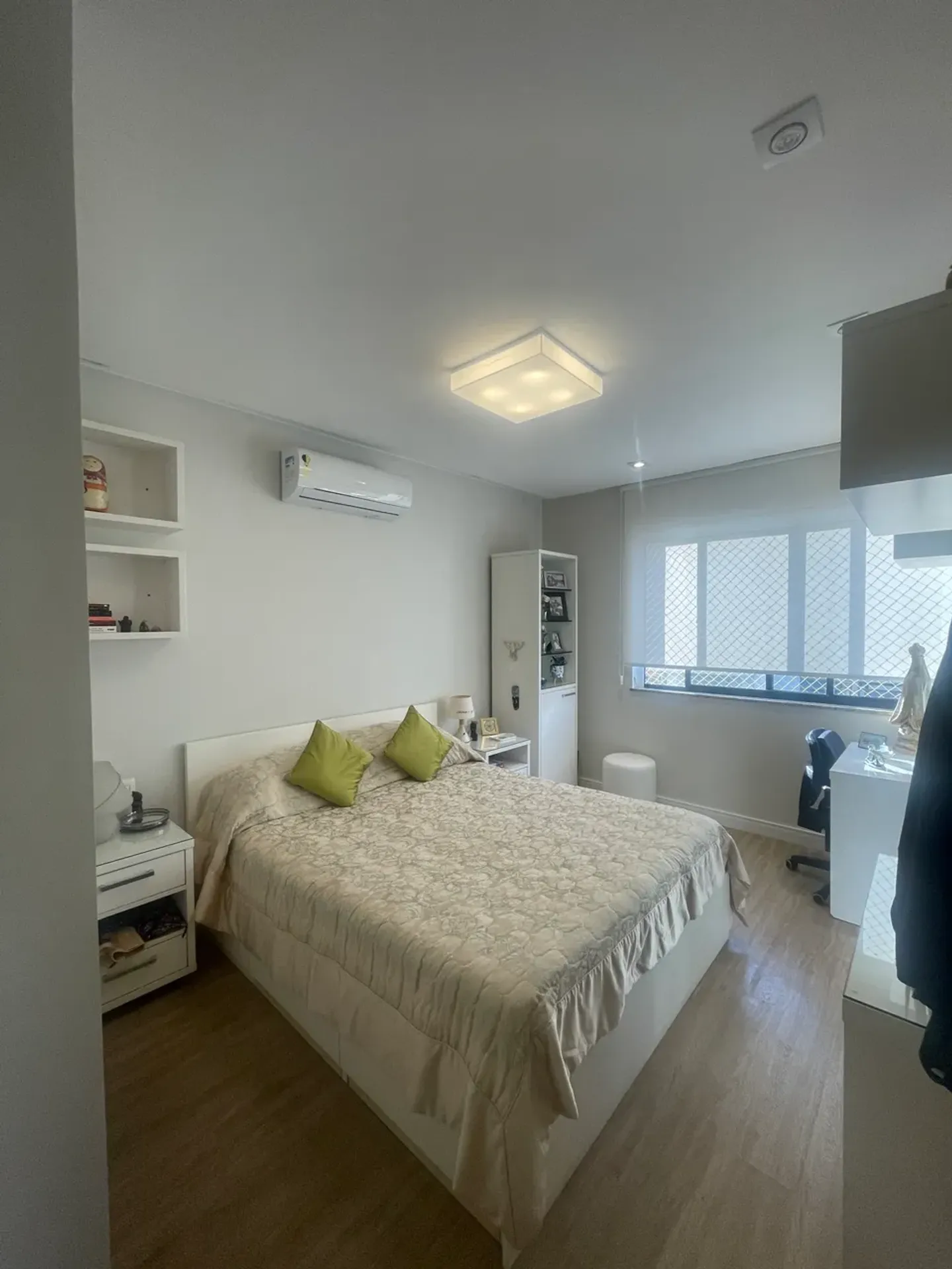 Furnished apartment with 4 bedrooms and 4 bathrooms — photo 13