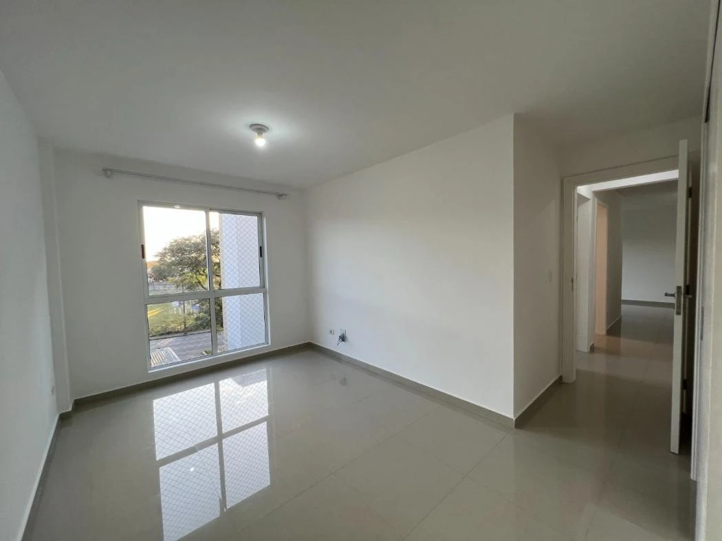 Balcony with a grill in a 3-bedroom apartment, 82 m² — photo 3