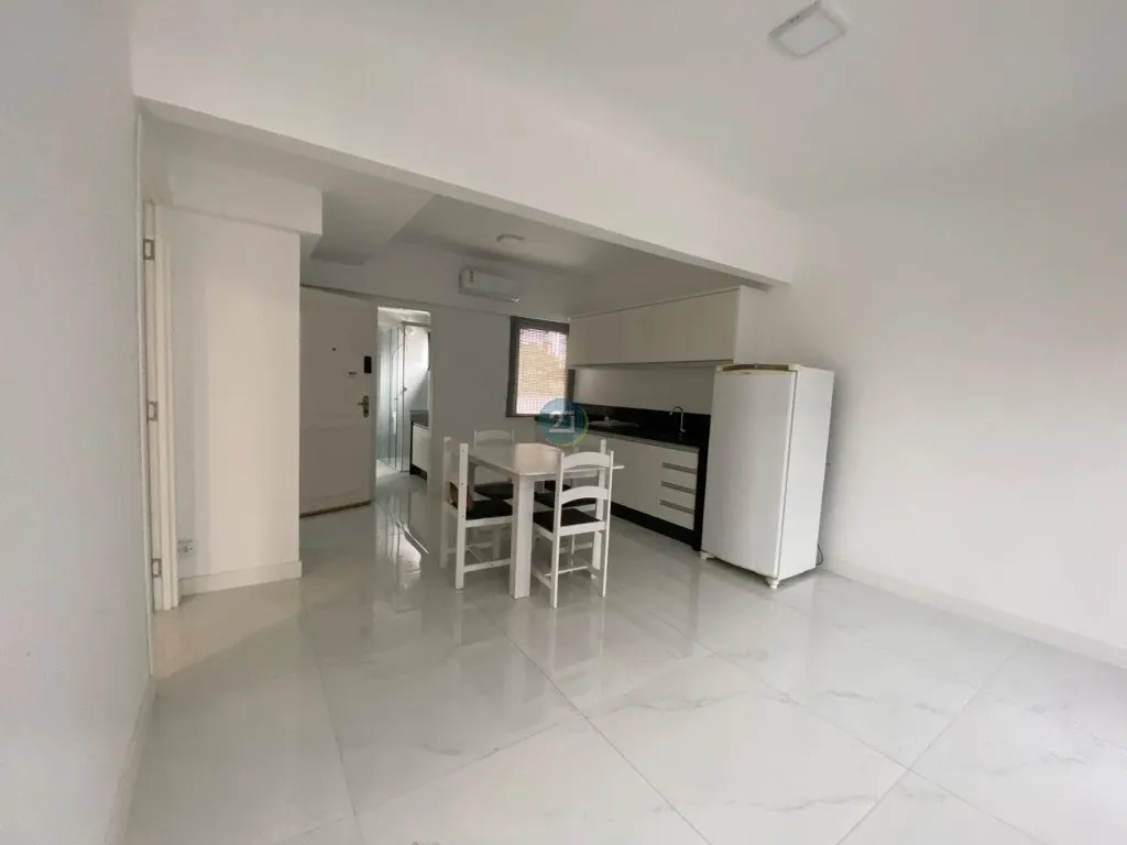 Apartment with open-plan kitchen and 1 bedroom — photo 5