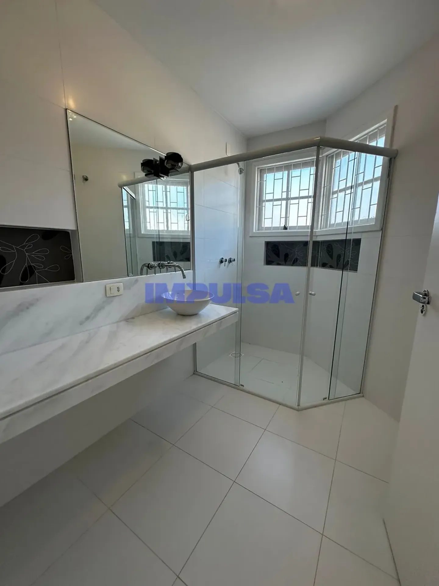 Ванна та 4 спальні: будинок 340 м² — photo 21