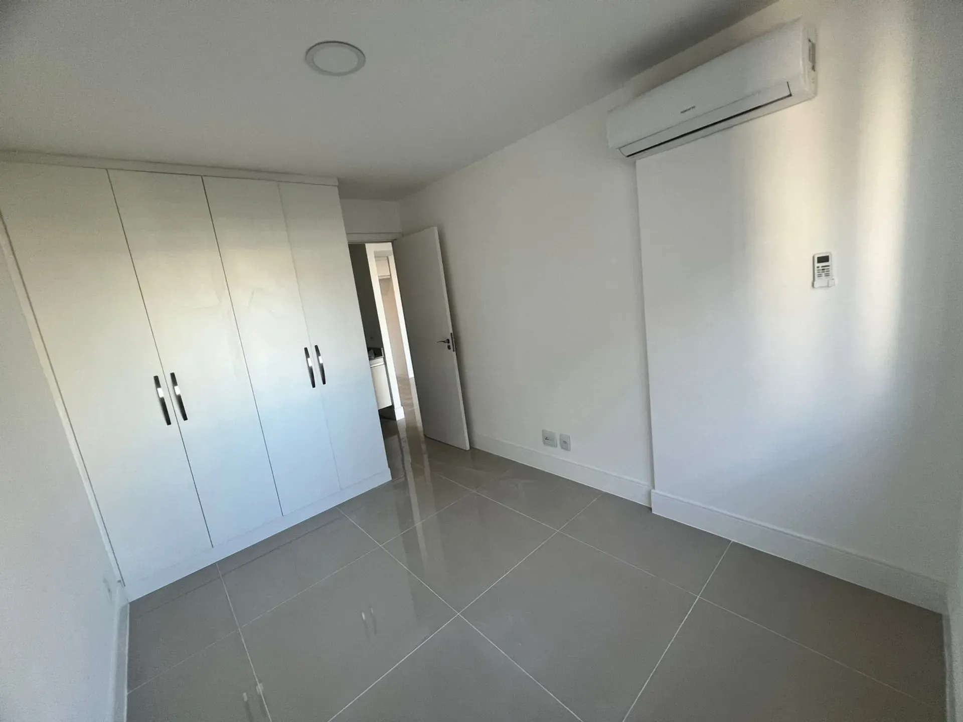 One-bedroom apartment in a building with a sauna — photo 6