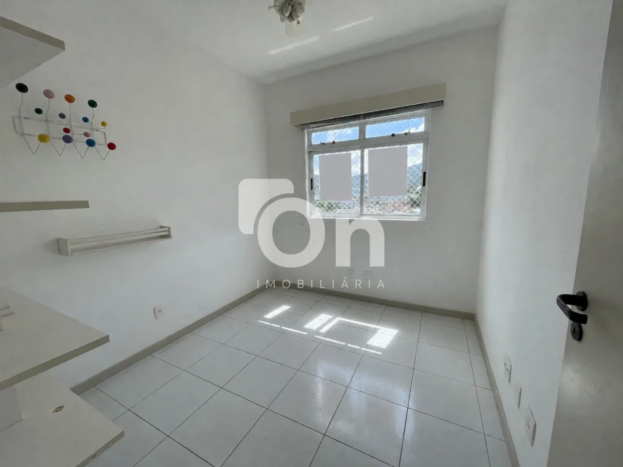 3-bedroom apartment with a washing machine — photo 12