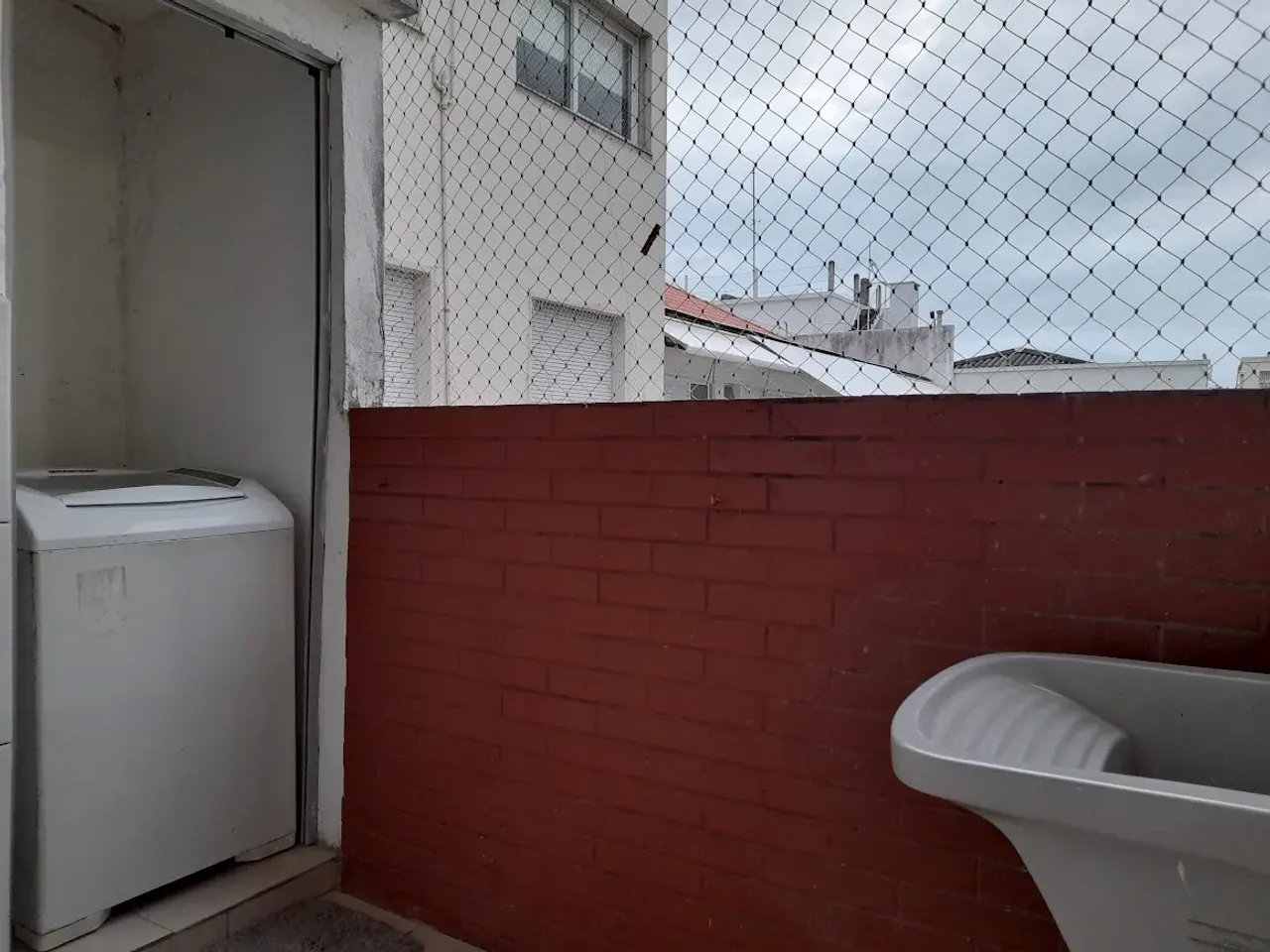 Furnished 4-bedroom apartment with a gas stove — photo 2