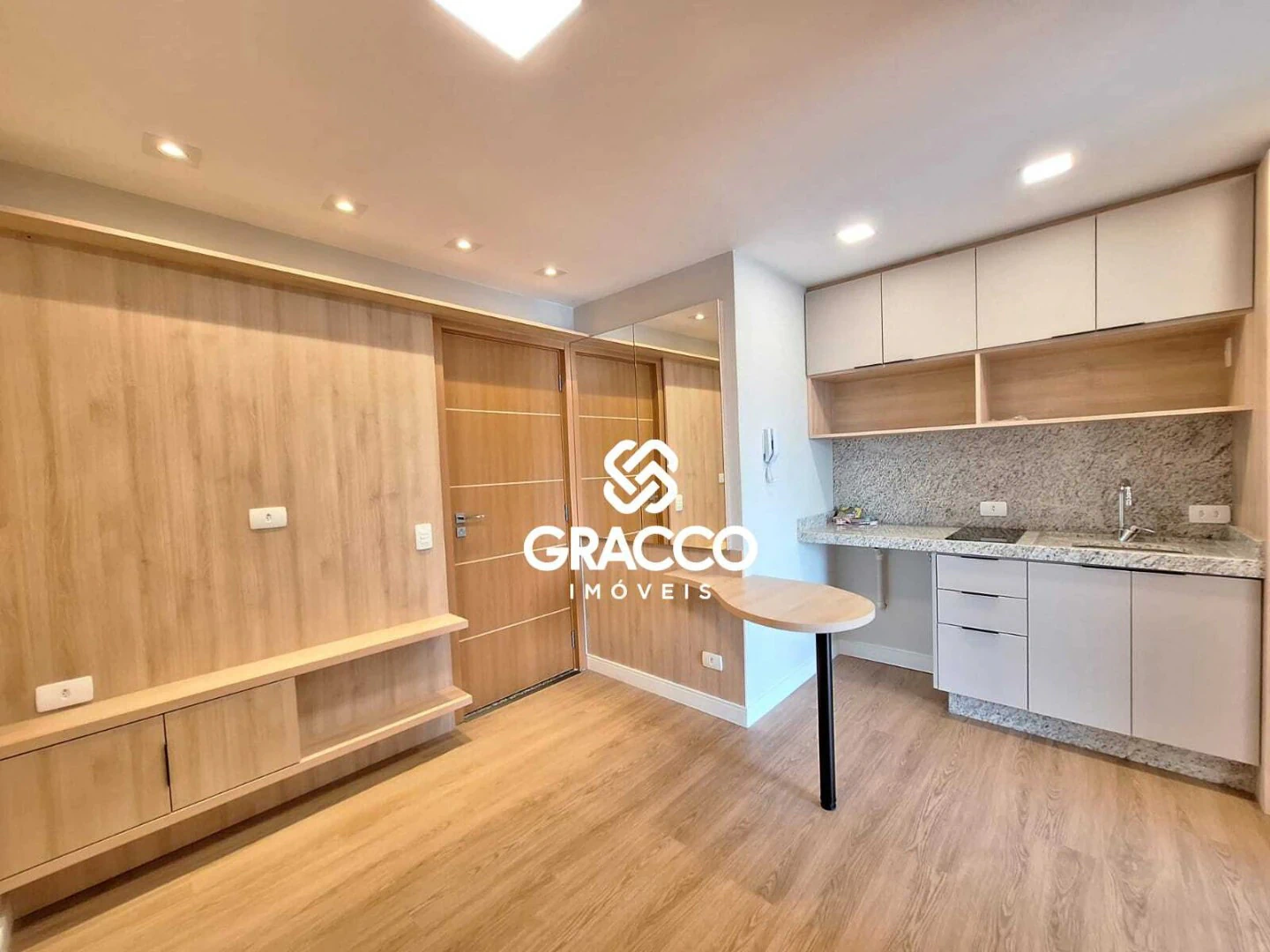 Home office in a one-bedroom apartment, 40 m²