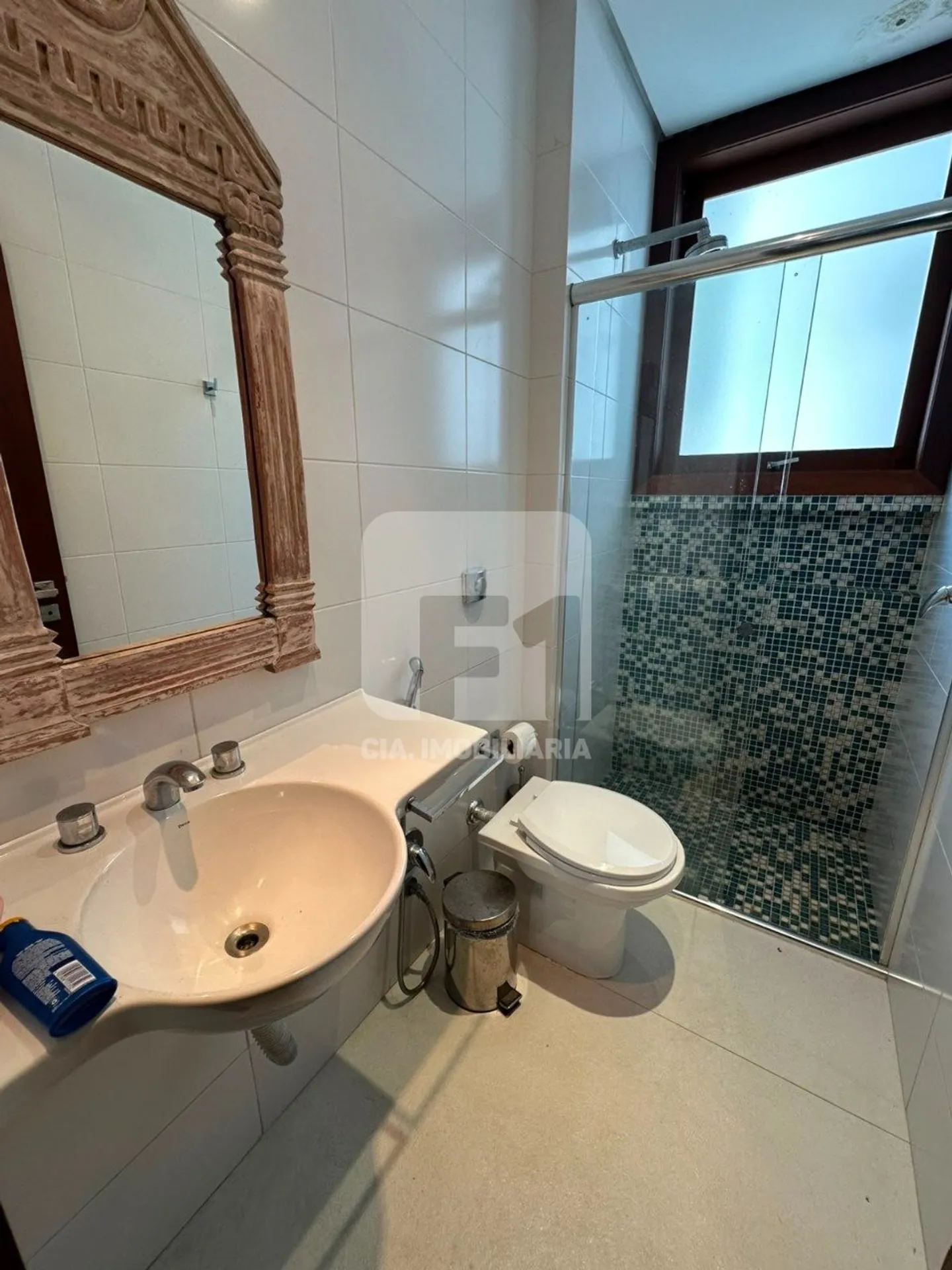 Furnished house with 6 bedrooms and 650 m² total — photo 65