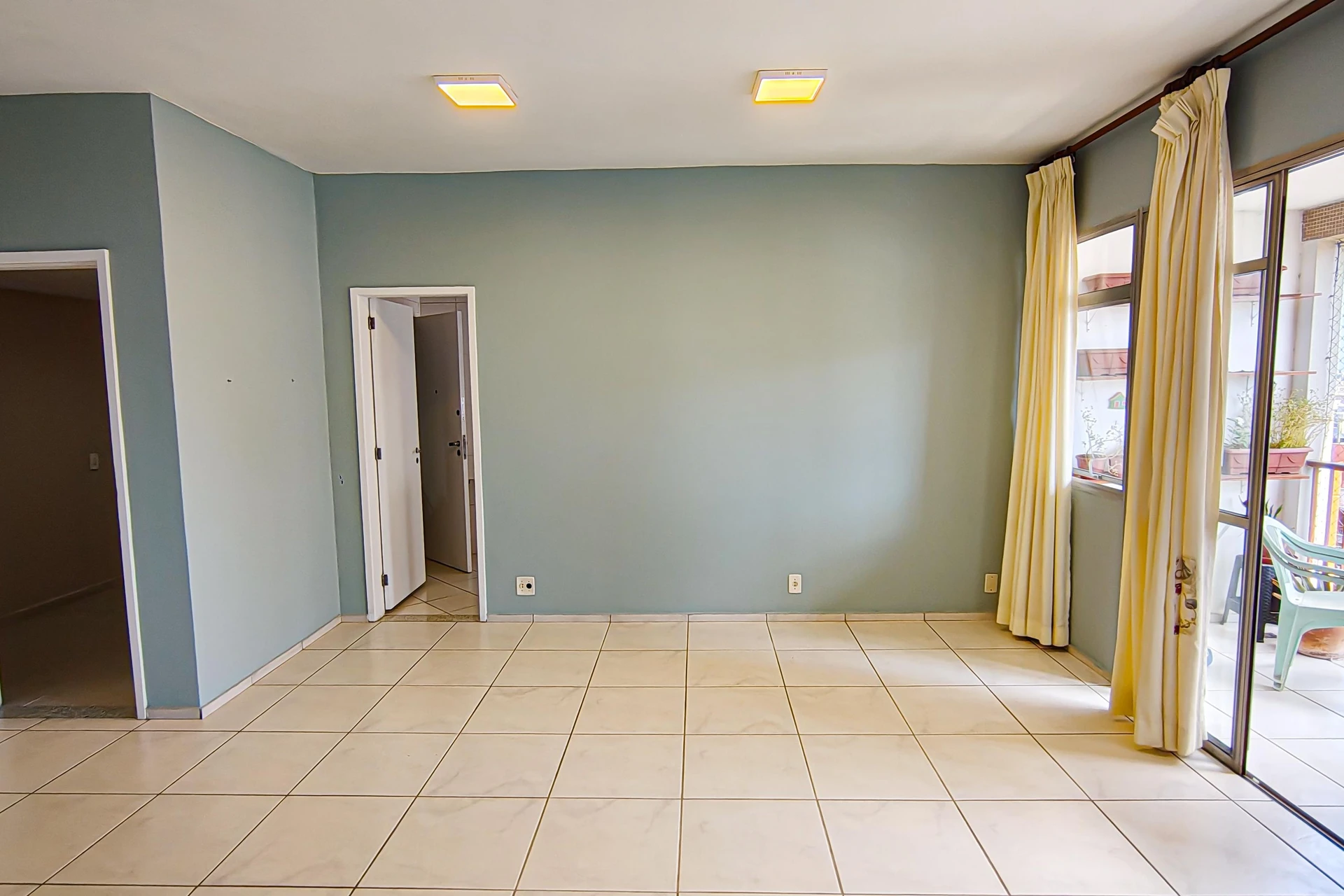 3-bedroom apartment in a building with a gym — photo 30