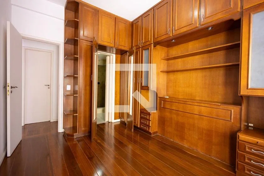 Apartment, 77 m², with wood or laminate floors — photo 23