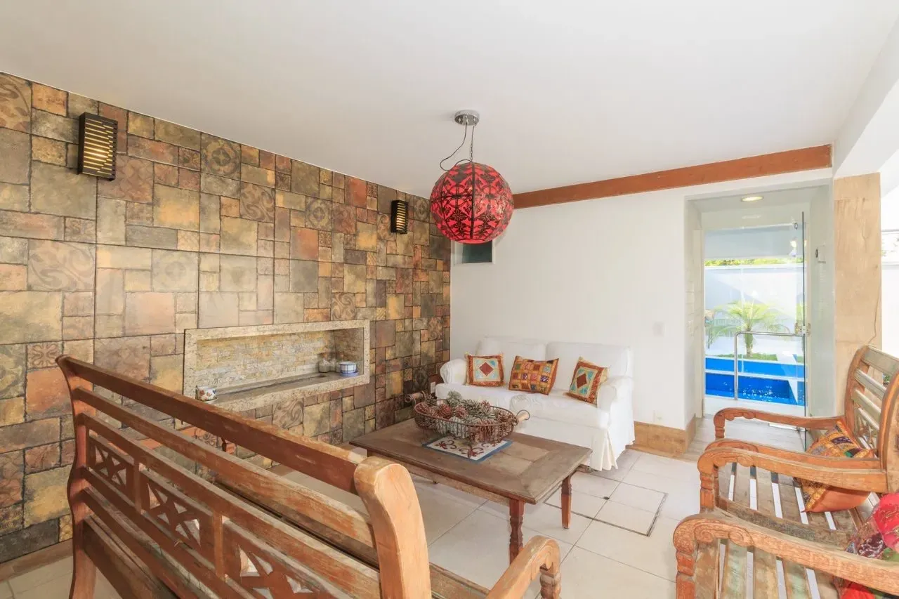 Furnished house with 5 bedrooms and 5 bathrooms — photo 31