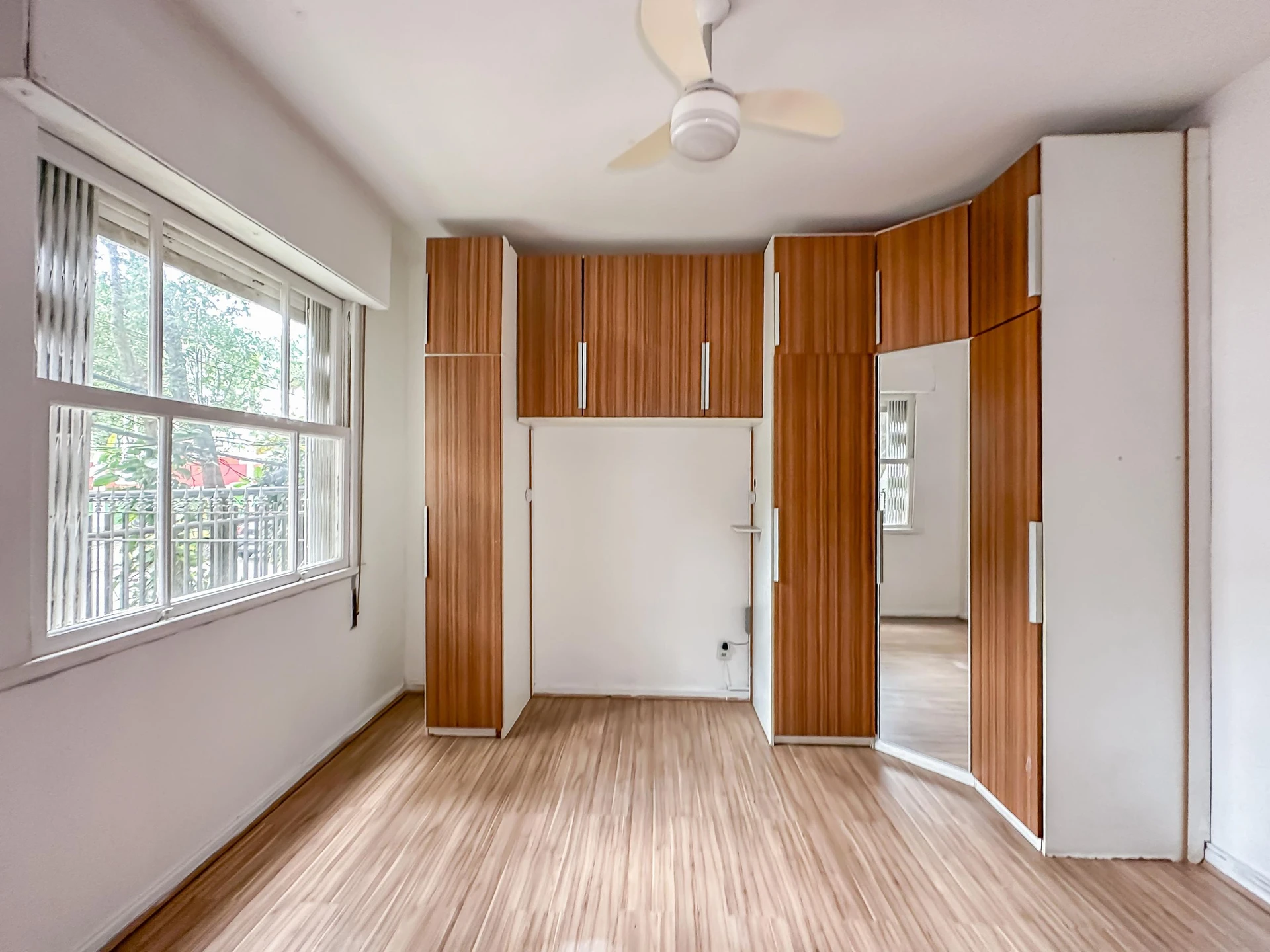 Дерев'яна підлога або ламінат та 2 спальні: квартира 83 м² — photo 4