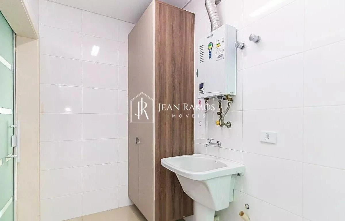 Bathtub in a 3-bedroom house, 115 m² — photo 4