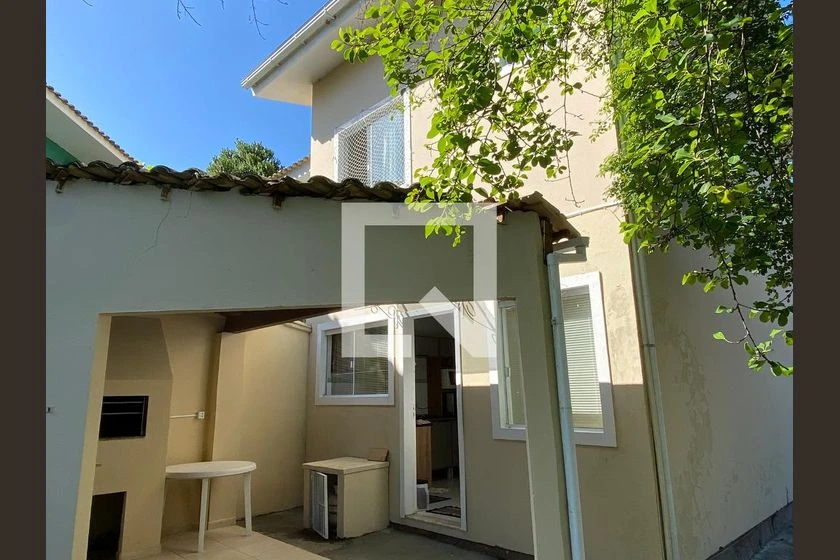 Furnished house with 2 en-suite bedrooms and 3 bathrooms — photo 9